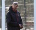 Wenger bantah ketertarikan...