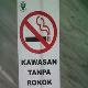 Langgar zona rokok,...