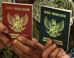 Takut apes, pernikahan...