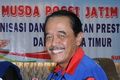 Erlangga harus memilih...