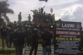 DPRD Garut dikepung...