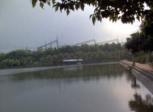 Jebol, tanggul Situ...
