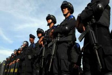 Natal, polisi begadang...