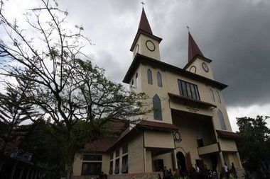 Jemaat HKBP dilempari...