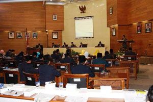 Sibuk pilkada, rapat...
