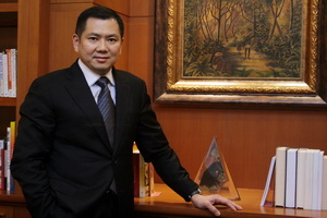 Hary Tanoesoedibjo borong...