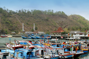 Ombak lima meter, nyali...