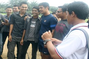 Nil Maizar jadi selebriti...