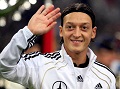 Mesut Oezil terbaik...