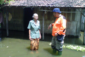 Sungai Temulus meluap,...