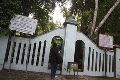 Juru kunci makam godog...