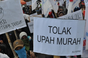 Februari, buruh siap...