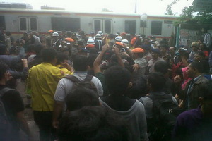 PT KAI bantah sewa preman...
