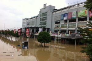 Pusat perbelanjaan Bekasi...