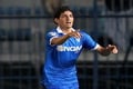 Milan lunasi setengah...