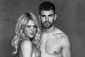 Shakira dan Pique resmi...