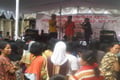 Artis & komedian hibur...