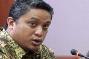 Dede Yusuf dibekingi...