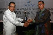 Dirut BJB diganjar POTY...
