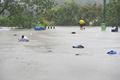 Queensland banjir, ribuan...