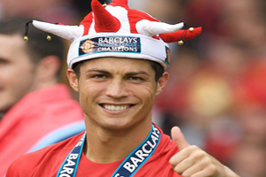 Gol bunuh diri Ronaldo,...