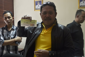 Kejari Mamuju sita cek...