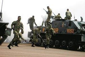 Kemenhan bantah militer...