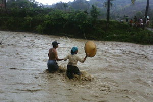 Tak miliki jembatan,...