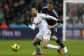 Striker Swansea dilarang...