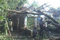 Angin kencang rusak...