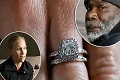 Kembalikan cincin tunangan,...