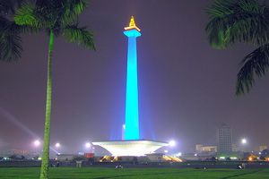 Di bawah Monas hingga...