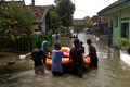 Banjir campur limbah...