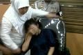 Tidak mau mandi, ibu...