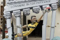 Patung Casillas untuk...