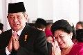 Dihujat & difitnah,...