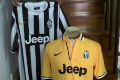 Desain jersey Juventus...
