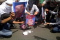 Demo tolak Kades cabul,...