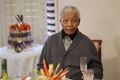 Mandela dirawat di rumah...