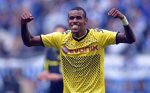 Dortmund lolos di masa...