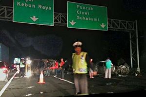 Ada kecelakaan, Lajur...