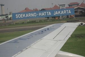 Tiga penerbangan di...