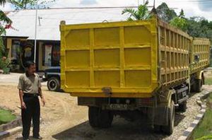 Tanpa dokumen, 3 truk...