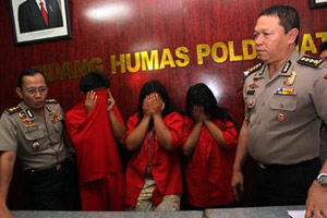 Tiduri anak SMP, anggota...