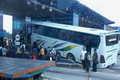 Bus pariwisata tabrak...