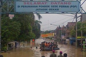 Banjir redam ribuan...