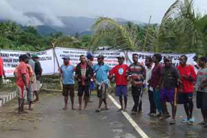 Warga 5 distrik, ngotot...