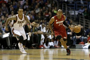 Unggul 3-0, Heat di...