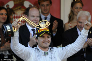 Nico Rosberg juara GP...