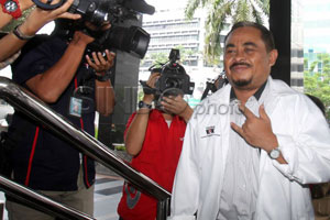 Ini percakapan LHI dan...